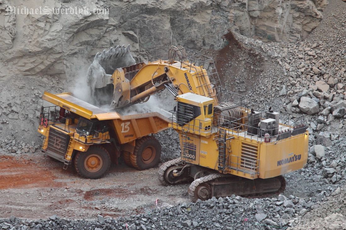 IMAGE: http://www.michaelswerdlyk.com/z/MKIV12464.JPG